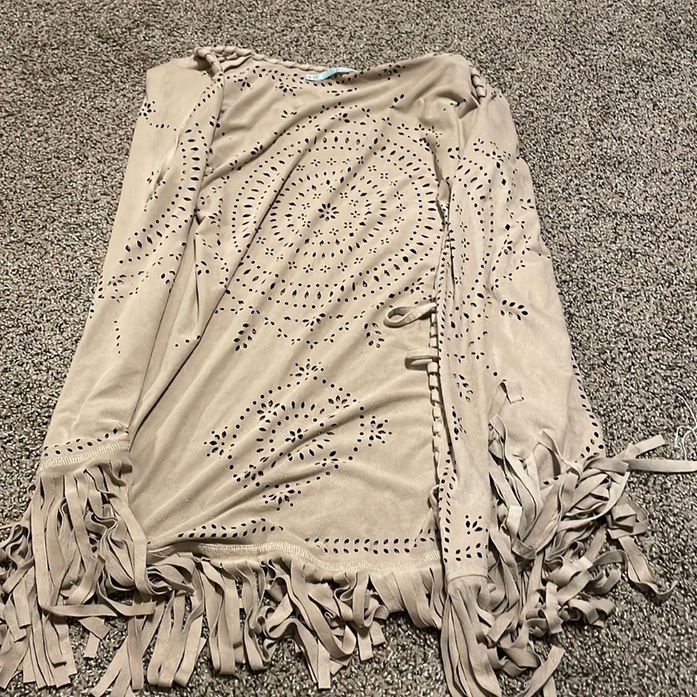 Can put it over shirts